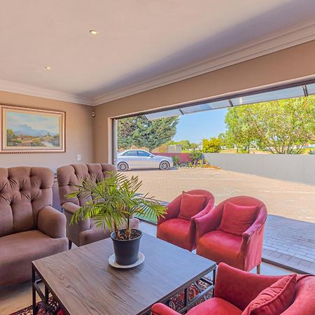 Holiday Guest House Langebaan Buitenkant foto