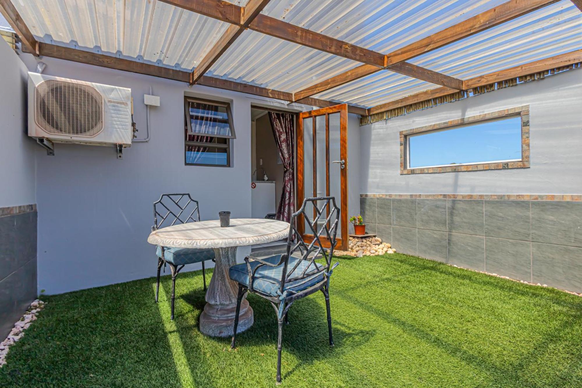 Holiday Guest House Langebaan Buitenkant foto
